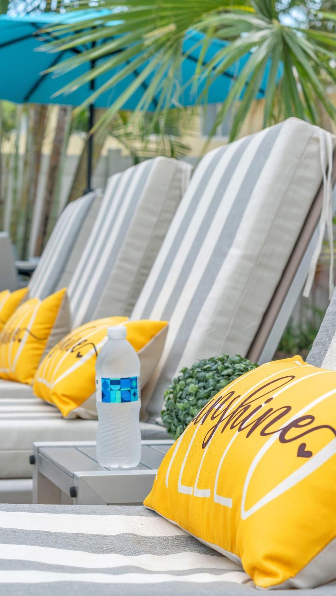 Hotel Seacrest Лодердейл-бай-Си Экстерьер фото